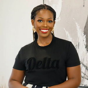 เสื้อยืดผู้หญิงสไตล์มินิมอลสีแดงกรีก DST ผลิตจากผ้าฝ้ายพรีเมียม ปักลายดีลต้าเชนิลล์  ติดกระดุมแบบรักษ์โลก - Product Image 6