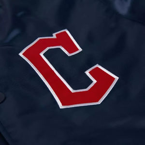 Veste bomber en satin bleu marine Cleveland Guardians, logo de l'équipe de baseball, veste varsity légère - Product Image 3