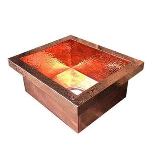 Évier de cuisine carré en cuivre martelé fait main sur mesure, évier de préparation en cuivre massif avec passoire en laiton - Product Image 1