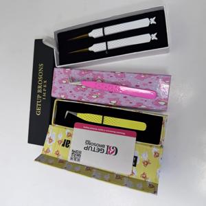 Pince à épiler pour extensions de cils en acier inoxydable, à pointe dorée, à découpe papillon droite, pour volume russe, à 90 degrés, pour application de poudre, avec revêtement en poudre - Product Image 3