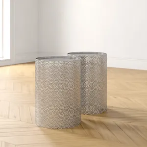 Mesa de Centro Ovalada de Lujo Escandinavo Hecha a Mano con Tapa de Acero Inoxidable y Estructura de Hierro Negro para Sala de Estar, Mueble de Interior - Product Image 3