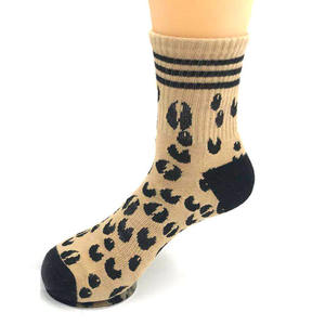 Chaussettes décontractées pour hommes les plus vendues, confortables et respirantes, motif original pour l'automne et Noël - Product Image 1