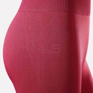 Ropa de alta calidad con leggings deportivos sin costuras y sujetador deportivo cómodo para correr, entrenar en el gimnasio y practicar yoga. - Product Image 3