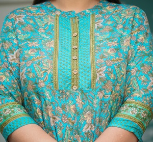 Women's <b>Plus</b> <b>Size</b> Polyester Anarkali Kurti Green Floral Printed Mandarin Collar Three Quarter Sleeves Comfortable Daily Wear - Product Image 3
