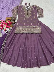 Lehenga Choli de Diseño Premium, Listo para Usar, con Dupatta, en Seda Simmer Gloriosa con Bordado, Color Morado - Product Image 6