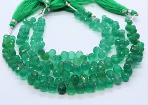 Perles en Onyx Vert Naturel Facettées en Forme de Goutte 4x6-6x8 MM, Perles Gemmes en Onyx en Forme de Goutte, Fil de Perles Naturelles en Forme de Goutte de 7 Pouces, Vente en Gros - Product Image 2