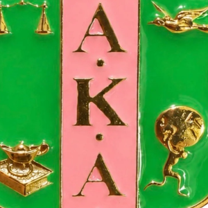 Broche de Metal con Diseño de Escudo Verde, Rosa y Plateado para Mujer, Insignia Esmaltada para Solapa, Joyería Decorativa de Moda, Accesorio de Regalo - Product Image 4