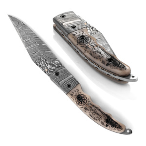 Couteau pliant OEM en acier Damas - Qualité industrielle 19 cm, gravure laser Scrimshaw, manche en os de chameau, bouton de pouce, lame droite, pour le camping - Product Image 4