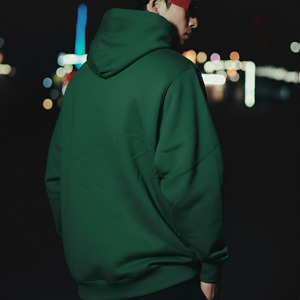 Sweat à capuche personnalisé avec logo imprimé, confortable, tendance streetwear, vêtement haut de gamme pour homme, coupe ample, en molleton de coton. - Product Image 5