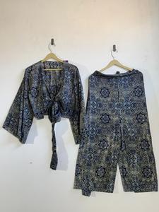 Ensemble bohème 2 pièces pour femme : haut court en mousseline florale avec ceinture et short large coupe ample – Tenue décontractée printemps-été - Product Image 1