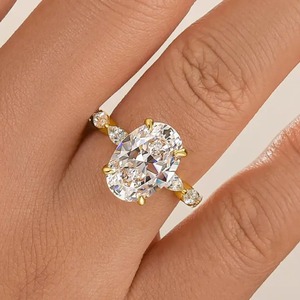 Anillo de Compromiso de Diseño Moderno con Corte Ovalado, Anillo de Promesa de Plata 925 con Diamante Moissanita en Oro Blanco y Amarillo para Mujer - Product Image 6