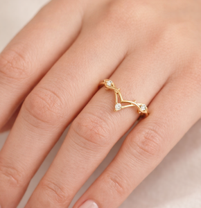 แหวนทองคำแท้ 18K ดีไซน์เรียบหรู โค้งมน ซ้อนกันได้ เหมาะสำหรับแหวนแต่งงาน แหวนหมั้น แหวนแฟชั่น แหวนลายกากบาท - Product Image 5