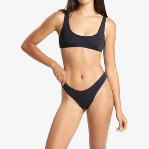 ชุดว่ายน้ำบิกินี่แบบสองชิ้นสำหรับผู้หญิง คุณภาพพรีเมียม สายรัดไหล่แบบไม่มีสาย ลายเรียบ น้ำหนักเบา บริการ OEM ปากีสถาน - Product Image 6