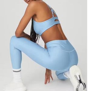 Ensemble de yoga bleu clair, haut court à bretelles spaghetti, leggings taille haute longueur intégrale, sans couture, couleur unie, tenue de sport 2 pièces - Product Image 6