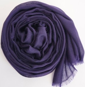 Elegante Bufanda y Chal Largo de Cachemira 100% con Adornos de Diamantes, Hecho a Mano en Nepal para Mujer - Product Image 1