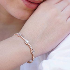 Bracelet à maillons en or géométrique pour femme, serti de diamants de laboratoire, design élégant et classique, idéal pour fiançailles, anniversaire, fête - Product Image 3