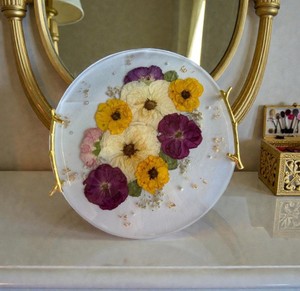 Bandeja de Servicio Decorativa de Lujo, Hecha a Mano con Resina, con Acabado Elegante para Uso Doméstico y Hotelero - Product Image 1