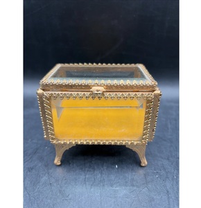Caja de Joyería Rectangular Moderna de Metal y Vidrio con Diseño de Concha, Organizador de Almacenamiento, Estuche Decorativo Dorado - Product Image 5