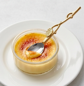 Ensemble de couverts à manches dorées motif feuille, élégant et stylé, parfait pour la table à manger, les essentiels de cuisine et les cadeaux. - Product Image 6