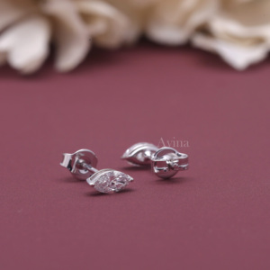 Pendientes de Diamante Cultivado en Laboratorio con Certificación IGI, Corte Marquesa, en Oro Blanco/Rosa y Amarillo de 18K |   Pendientes de Diamantes de Lujo - Product Image 4