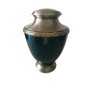 Urna Conmemorativa de Latón en Miniatura con Elegantes Curvas Diseñada para Familias que Desean Preservar las Cenizas de Forma Respetuosa para Siempre - Product Image 6