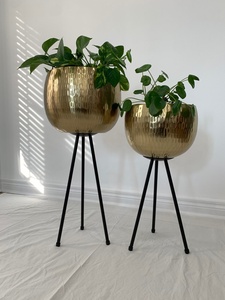 Macetero metálico de diseño innovador, macetero metálico de diseño creativo, macetero metálico decorativo, macetero metálico, accesorio para el hogar, metal - Product Image 5