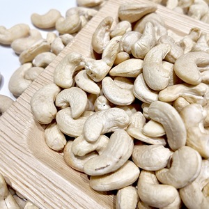 Giant Size Africa Origin W180 White Cashew Kernels Halal Certified for Premium Roasted Nut Production and High-end Markets - Product Image 4