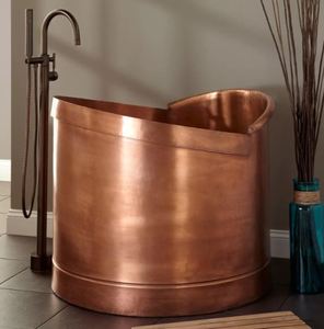Baignoire autoportante en cuivre, baignoire en métal irrégulière, fait main, cuve profonde pour salle de bain moderne et rustique - Product Image 1