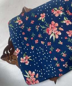 Tissu en coton floral léger et doux – Matière de qualité supérieure pour la confection de Kurti, de costumes, de chemises, de projets de couture DIY et de projets textiles - Product Image 4