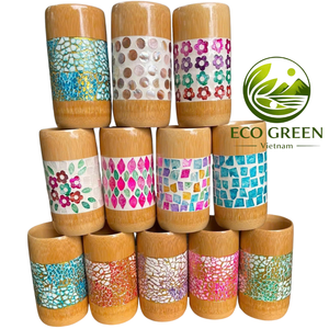 Tasse en bambou éco-responsable avec motifs artistiques vietnamiens faits à la main pour les boutiques de cadeaux durables, la décoration intérieure, les centres de villégiature et la vente au détail touristique - Product Image 1
