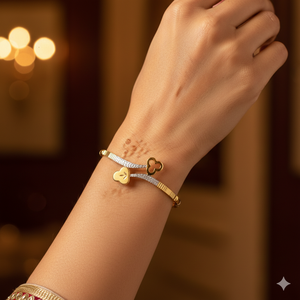 Brazalete de Oro Amarillo de 22K con Sello BIS para Mujer - Brazalete Hecho a Mano con Corazón y Trébol en Dos Tonos - Product Image 1