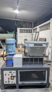 เครื่องย่อยพลาสติกอุตสาหกรรม V4 สำหรับรีไซเคิลขยะ PP, PE, HDPE และ LDPE - Product Image 4