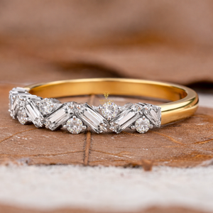 แหวนทอง 14K ประดับเพชรแล็บโกรว์ทรงบาแกตต์ 0.60 กะรัต สำหรับผู้หญิง ดีไซน์คลาสสิคแบบ Eternity Band รับรองโดย IGI เหมาะสำหรับแหวนหมั้นและแหวนแต่งงาน - Product Image 1