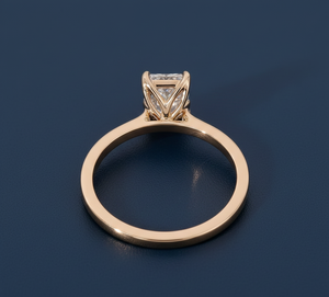 Bague de fiançailles solitaire en or jaune 14 carats avec diamant émeraude de laboratoire de 1,5 carat, VVS2, certifiée IGI, vente en gros - Product Image 4