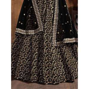 Precioso desgaste de recepción de seda cruda con lentejuelas negras Lehenga Choli - Product Image 2