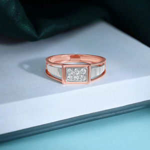 แหวนทองคำกุหลาบสองสีประดับเพชรทรงสี่เหลี่ยม - Product Image 5