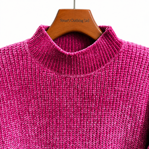 Pull en maille côtelée à col roulé décontracté pour femme, coupe oversize, manches longues, avec logo frontal, style streetwear pour l'automne - Product Image 3