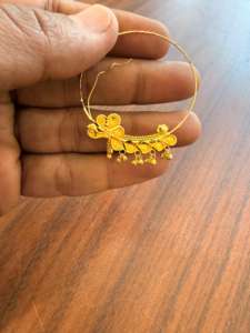 Anillo de nariz de oro macizo de 22k, joyería nupcial tradicional india, diseño de aro con esmalte floral de pavo real, tamaño grande, alambre para perforación. - Product Image 4