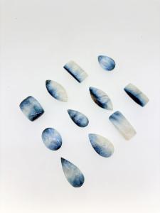 Piedra de Cristal Natural Premium al por Mayor, Piedra de Glaciar Blanca y Azul, Cabujón de Gema, Mezcla de Formas, Hilo de Piedras para Fabricación de Joyas - Product Image 2