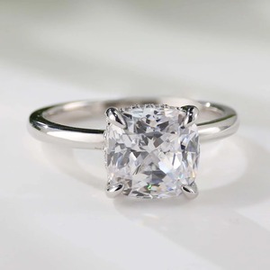 Anillo de compromiso con diamante moissanita de corte cojín, plata de ley 925, anillo personalizado, regalo para aniversario - Product Image 1