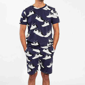 Ensemble T-shirt et short pour homme, bleu marine, imprimé baskets, col rond, décontracté, été, tissu tricoté respirant, manches courtes - Product Image 1