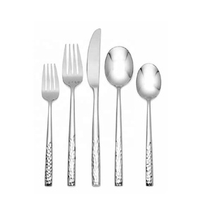 Juego de Cubiertos Tradicionales de Acero Inoxidable, Mango Martillado, Pulido Espejo, Vajilla para Mesa de Comedor, Utensilios de Cocina, Decoración para Bodas y Fiestas - Product Image 1