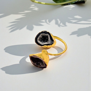 Anillo Abierto de Geoda Negra Natural con Baño de Oro Ajustable, Anillo de Cristal Natural, Joyería Boho, Regalo para Novia - Product Image 3