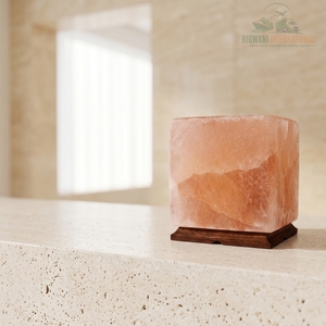 Lampe de chevet en sel rose de l'Himalaya sculpté à la main, qualité export, avec base en bois pour chambre et bureau - Product Image 5