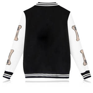 Chaqueta Varsity Negra Personalizada para Hombre con Mangas de Cuero, Bordado Chenille, Parches con Letras Bordadas, Chaqueta Bomber Varsity Letterman - Product Image 2