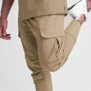 Pantalon de jogging évasé de haute qualité avec logo personnalisé pour homme - Product Image 3