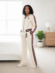 Conjunto Deportivo Casual de Dos Piezas con Capucha para Mujer, Diseño Sólido, Tela Suave y Ajuste Cómodo para Entrenamiento y Uso Diario - Product Image 2
