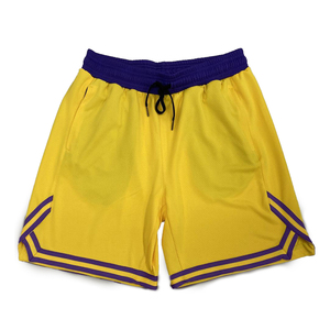 Shorts de basketball décontractés pour hommes, vert, 100 % polyester, séchage rapide, avec cordon de serrage à la taille et design à rayures latérales - Product Image 5