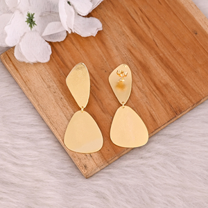 Pendientes Clásicos de Latón Chapado en Oro Amarillo, Pendientes de Diseño Hechos a Mano de Latón Chapado en Oro de Alta Calidad, Regalo de Cumpleaños - Product Image 4