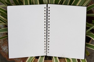 Cahiers spirales élégants pour le travail scolaire, les notes de bureau, le journalisation et la planification, avec une reliure spirale robuste et confortable. - Product Image 3